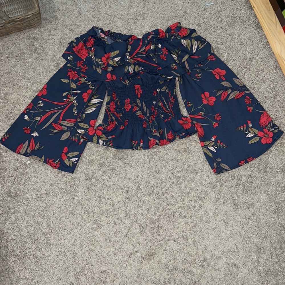 Crop/waistline fit